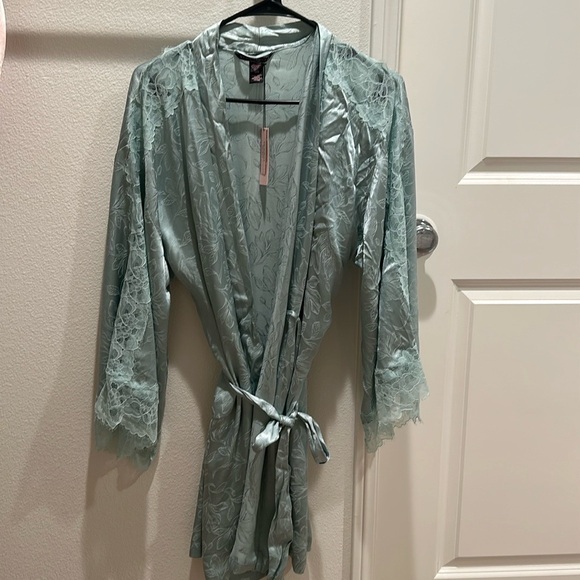 VICTORIA'S SECRET Lace Inset Robe XS/Small - Picture 1 of 4